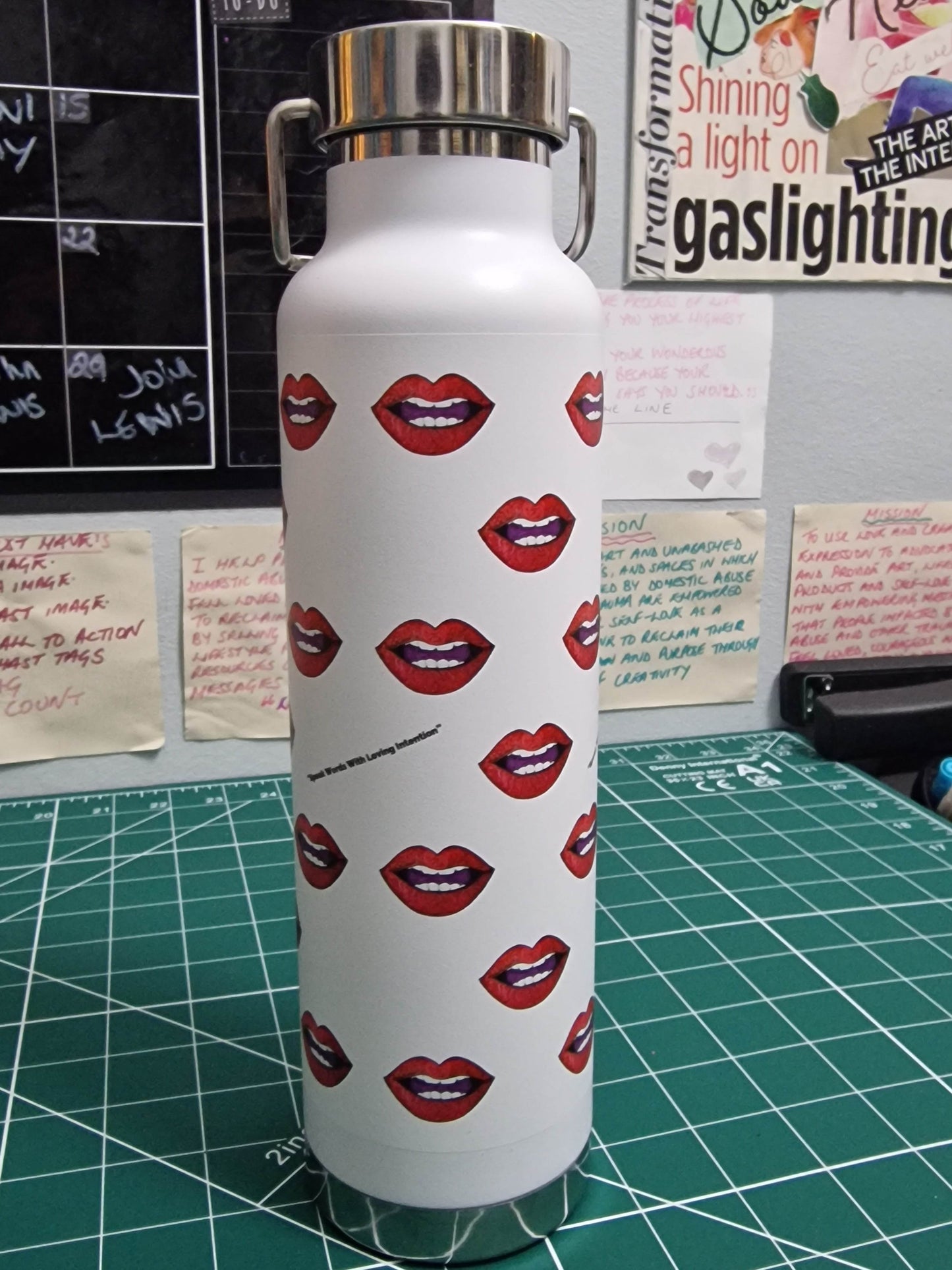 LoveLee Lips Copper Water Bottle - 650ml - Amja Unabashedly